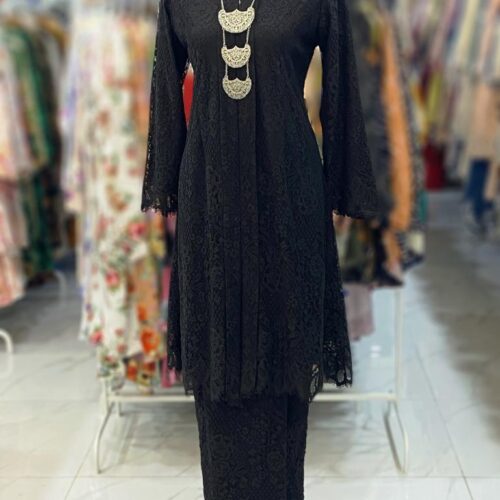 KEBAYA LABUH DANG ANUM LACE BLACK
