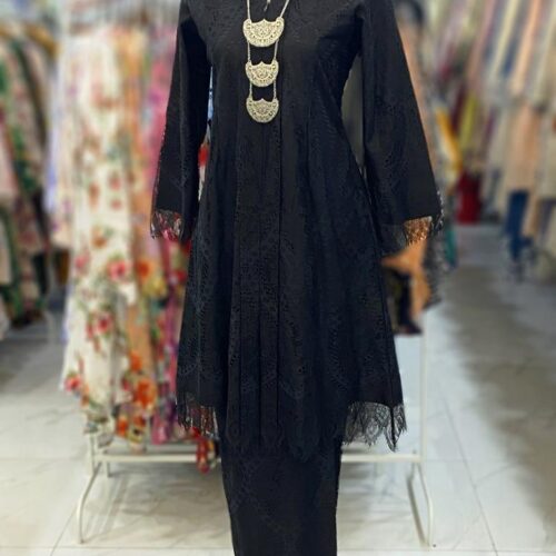 KEBAYA LABUH DANG ANUM LACE BLACK