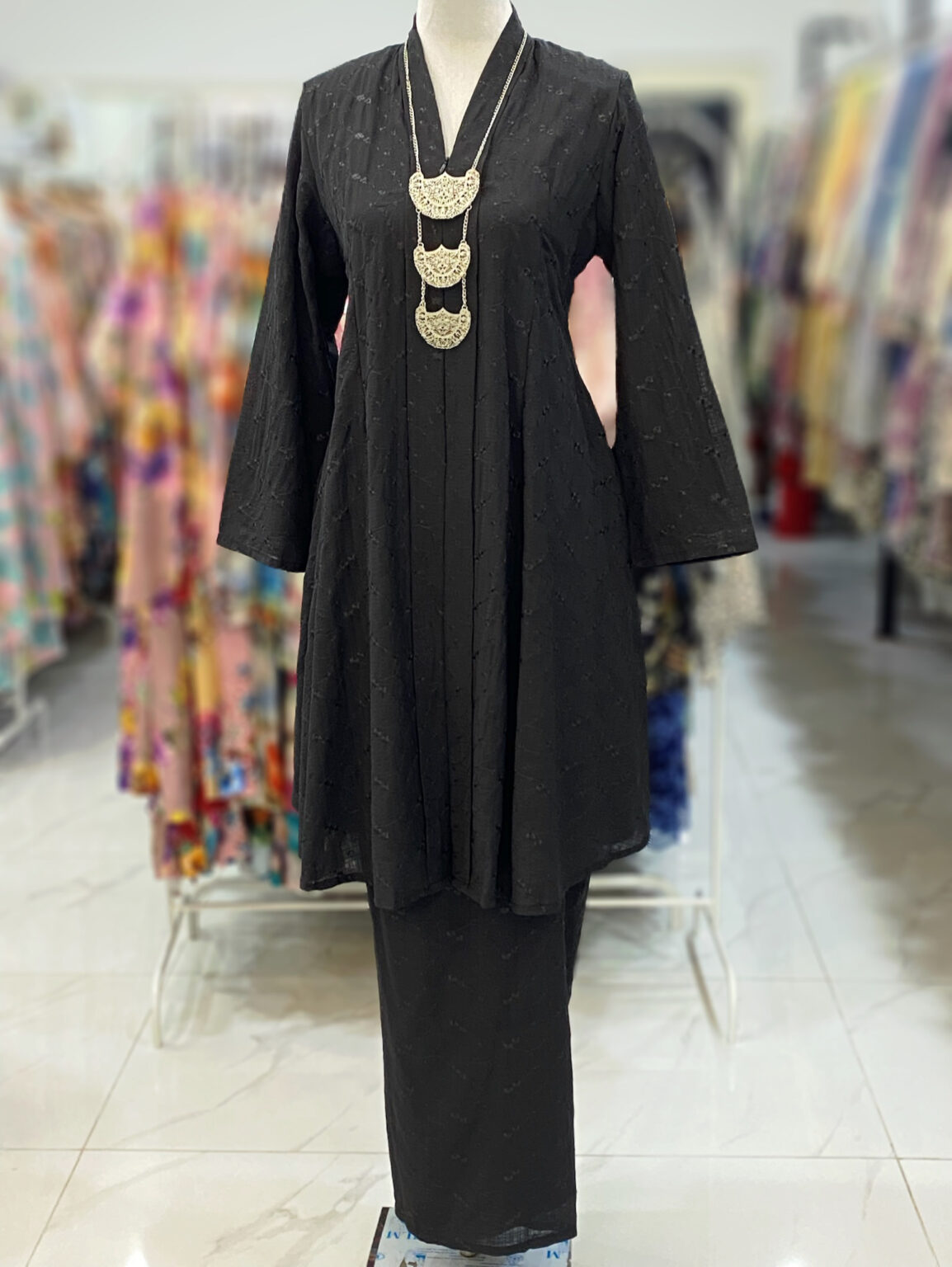 KEBAYA LABUH DANG ANUM SOFT COTTON EMBROIDERY - Image 5