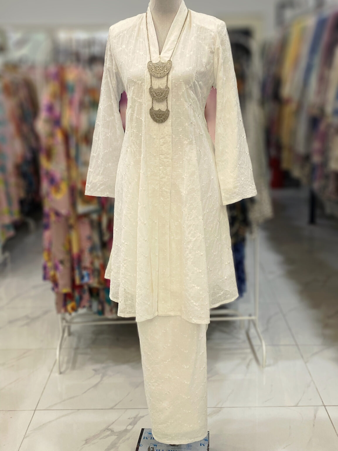 KEBAYA LABUH DANG ANUM SOFT COTTON EMBROIDERY - Image 3