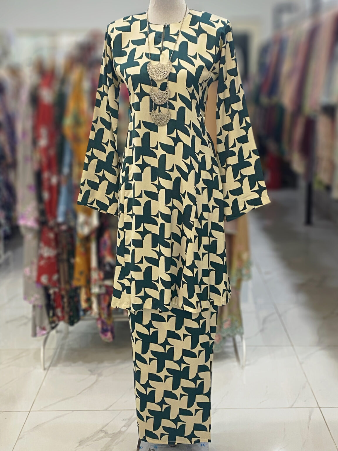 MELOR KURUNG RIAU CREPE GREEN