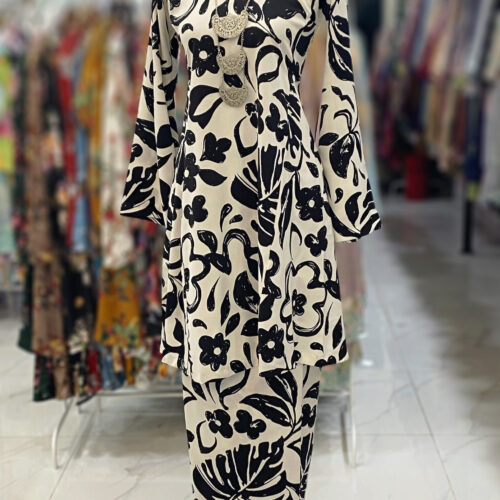 MELOR KURUNG RIAU FLORAL BLACK