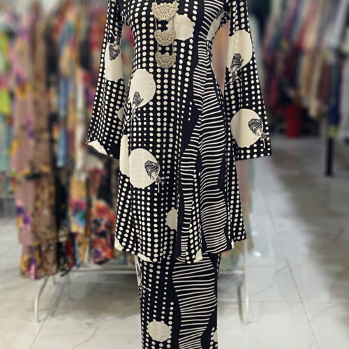 MELOR KURUNG RIAU CREPE BLACK