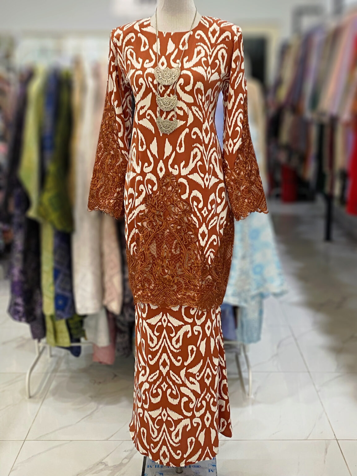 SOFEA KURUNG MODEN PUA KUMBU BROWN