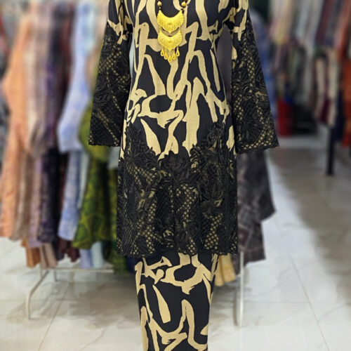 CAMELIA KURUNG BORDER LACE BLACK CREAM