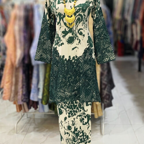 CAMELIA KURUNG BORDER LACE CREAM GREEN