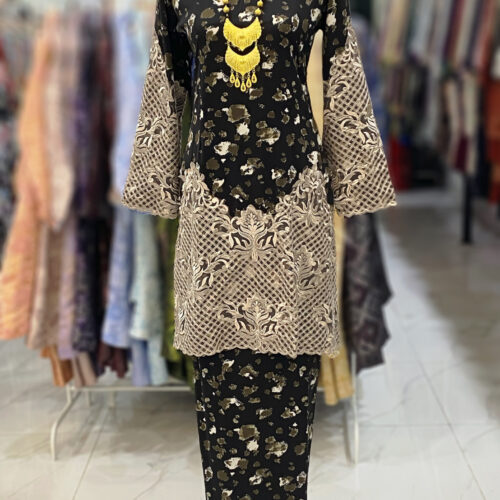 CAMELIA KURUNG BORDER LACE BLACK