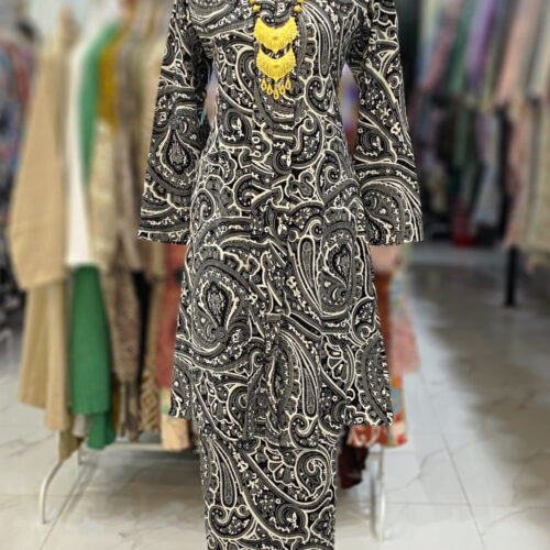 KEBAYA LABUH DANG ANUM BLACK WHITE
