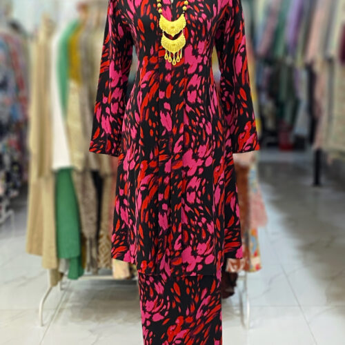 KEBAYA LABUH DANG ANUM RED PINK