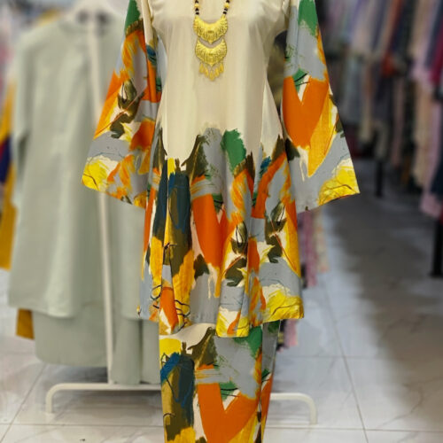 MELOR KURUNG RIAU CREPE CREAM ORANGE