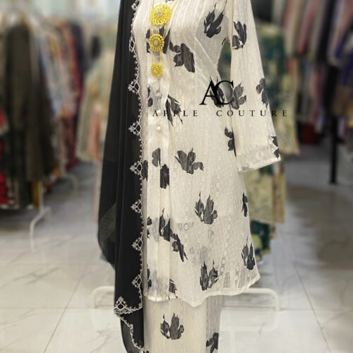 KEBAYA LABUH ZUBAIDAH EMBOSS CHIFFON WHITE BLACK
