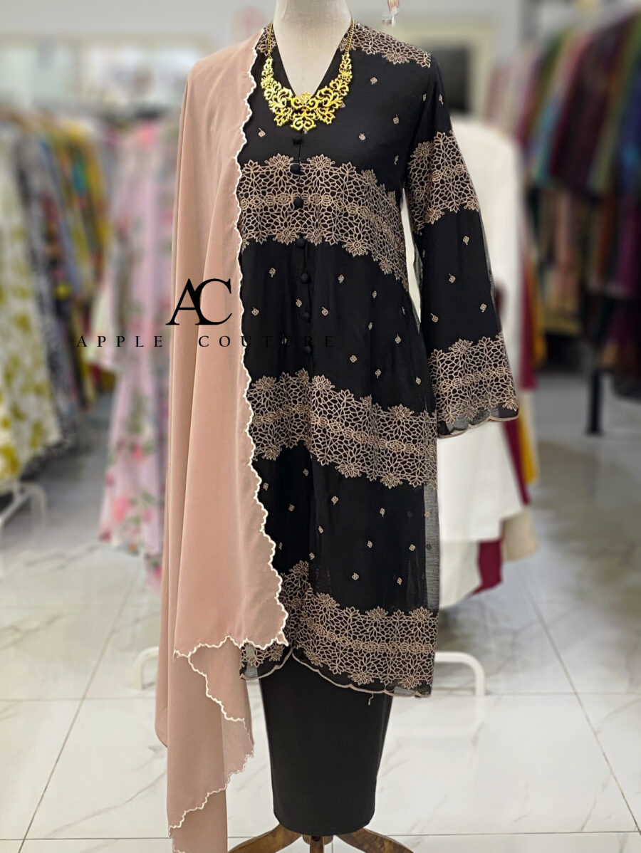 KEBAYA LABUH PUSPAWANGI HALF LACE BLACK