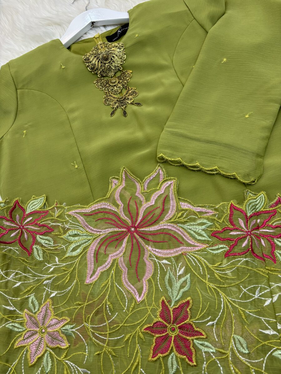 CAMELIA KURUNG PREMIUM ORGANZA HIJAU PUCUK PISANG - Image 2