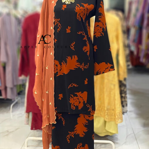 KURUNG PESAK JOHOR CREPE BLACK BRICK