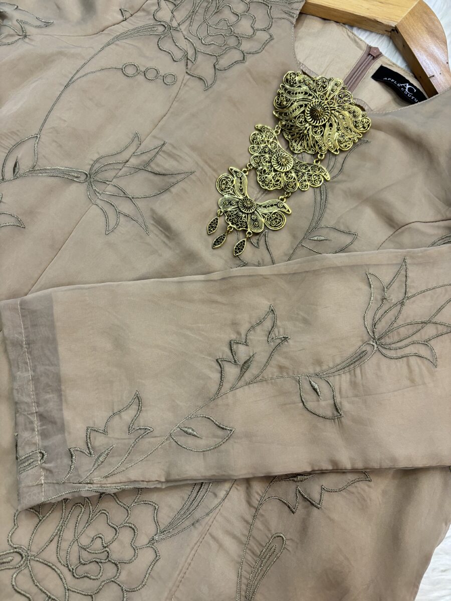 CAMELIA KURUNG LABUH WRINKLES ORGANZA SANDY BROWN - Image 2