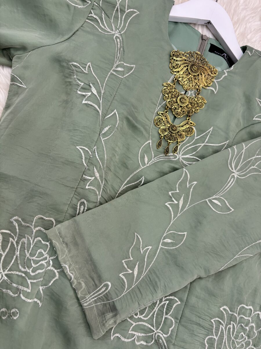 CAMELIA KURUNG LABUH WRINKLES ORGANZA SEGE GREEN - Image 2