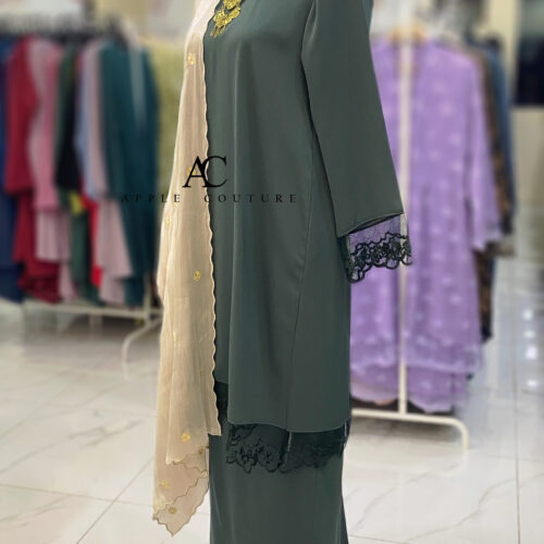 INANG KURUNG ZOOM BORDER LACE