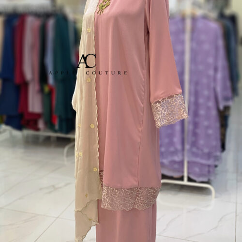 INANG KURUNG ZOOM BORDER LACE