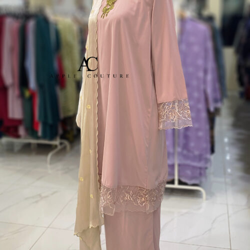 INANG KURUNG SWISS CREPE BORDER LACE
