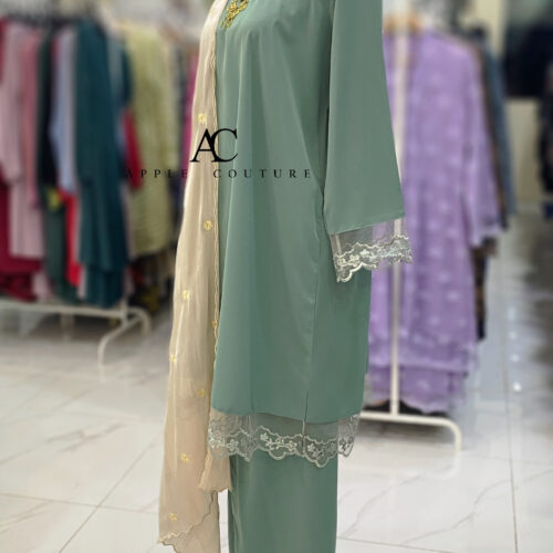 INANG KURUNG SWISS CREPE BORDER LACE
