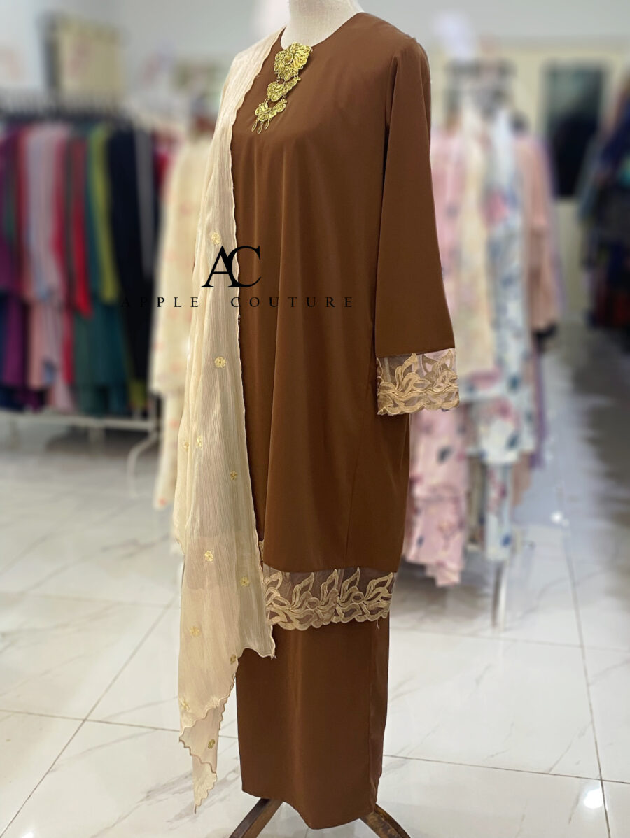 INANG KURUNG SWISS CREPE BORDER LACE BROWN