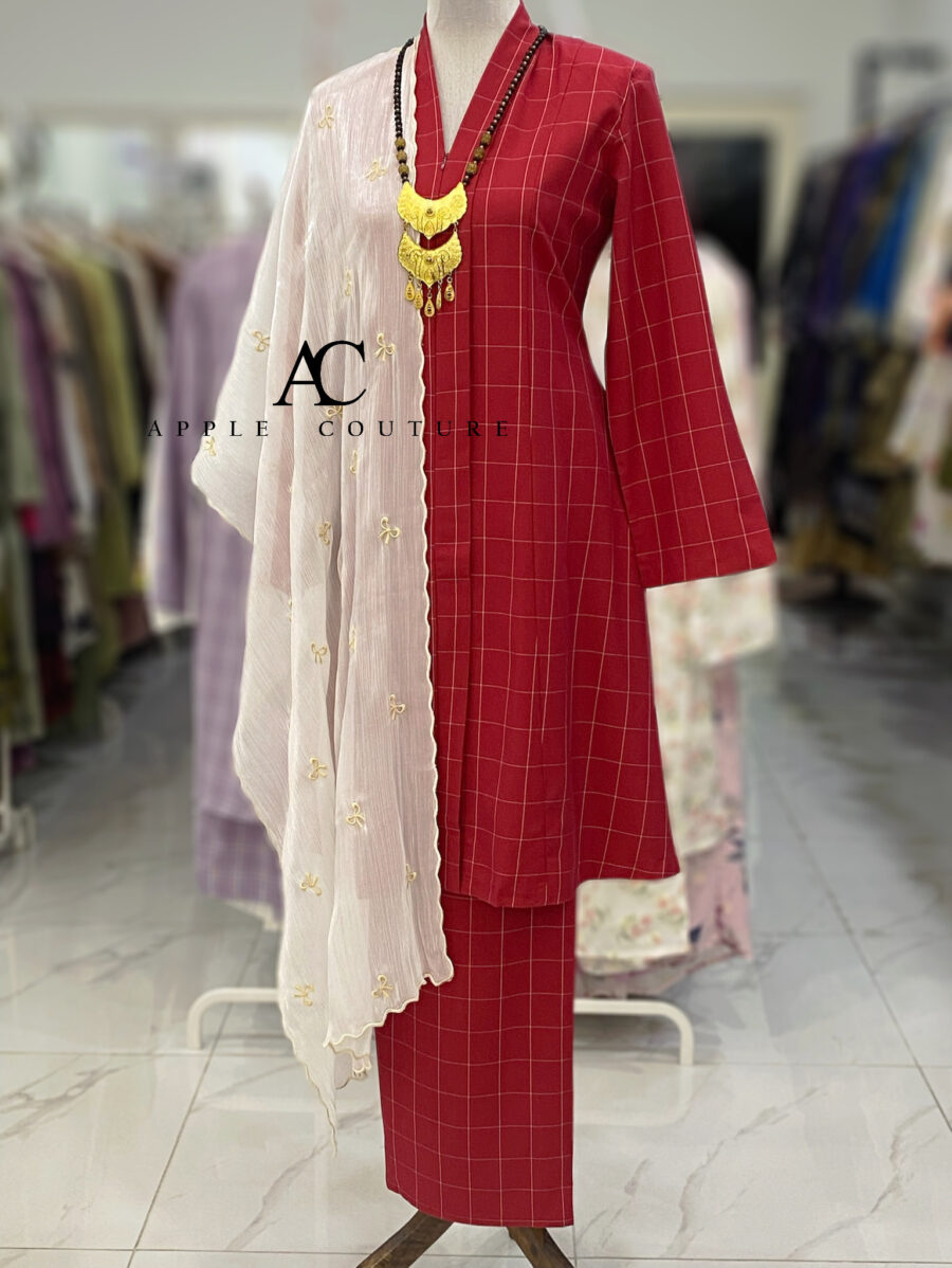 KEBAYA LABUH DANG ANUM COTTON RED