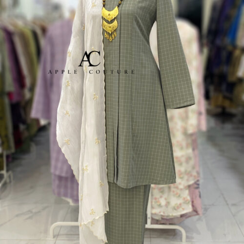 KEBAYA LABUH DANG ANUM COTTON LIGHT GREEN