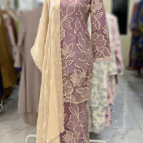 BAINON KURUNG LACE PREMIUM PURPLE YAM