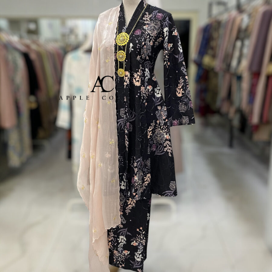 DEFECT ITEM!!  KEBAYA LABUH DANG ANUM MIX COTTON EMBROIDERY BLACK