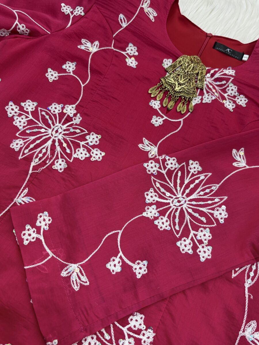 CAMELIA KURUNG PREMIUM ORGANZA EMBROIDERY RED FUSHIA - Image 2