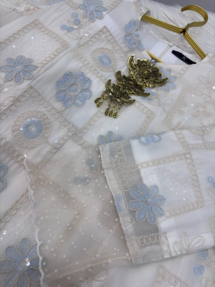 CAMELIA KURUNG PREMIUM ORGANZA EMBROIDERY OFF WHITE - Image 2