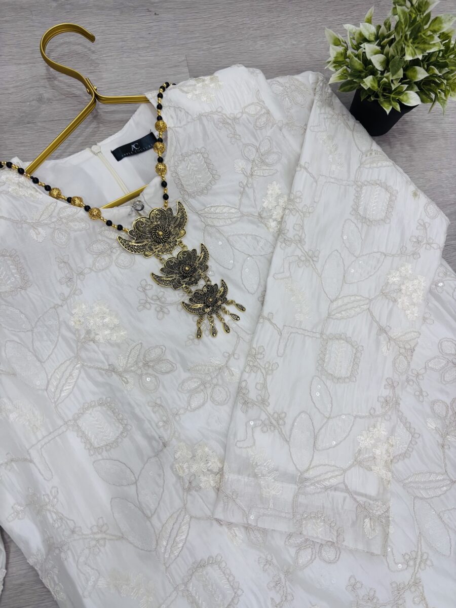 CAMELIA KURUNG PREMIUM SOFT JAQUARD WITH SEQUINS OFF WHITE - Image 2